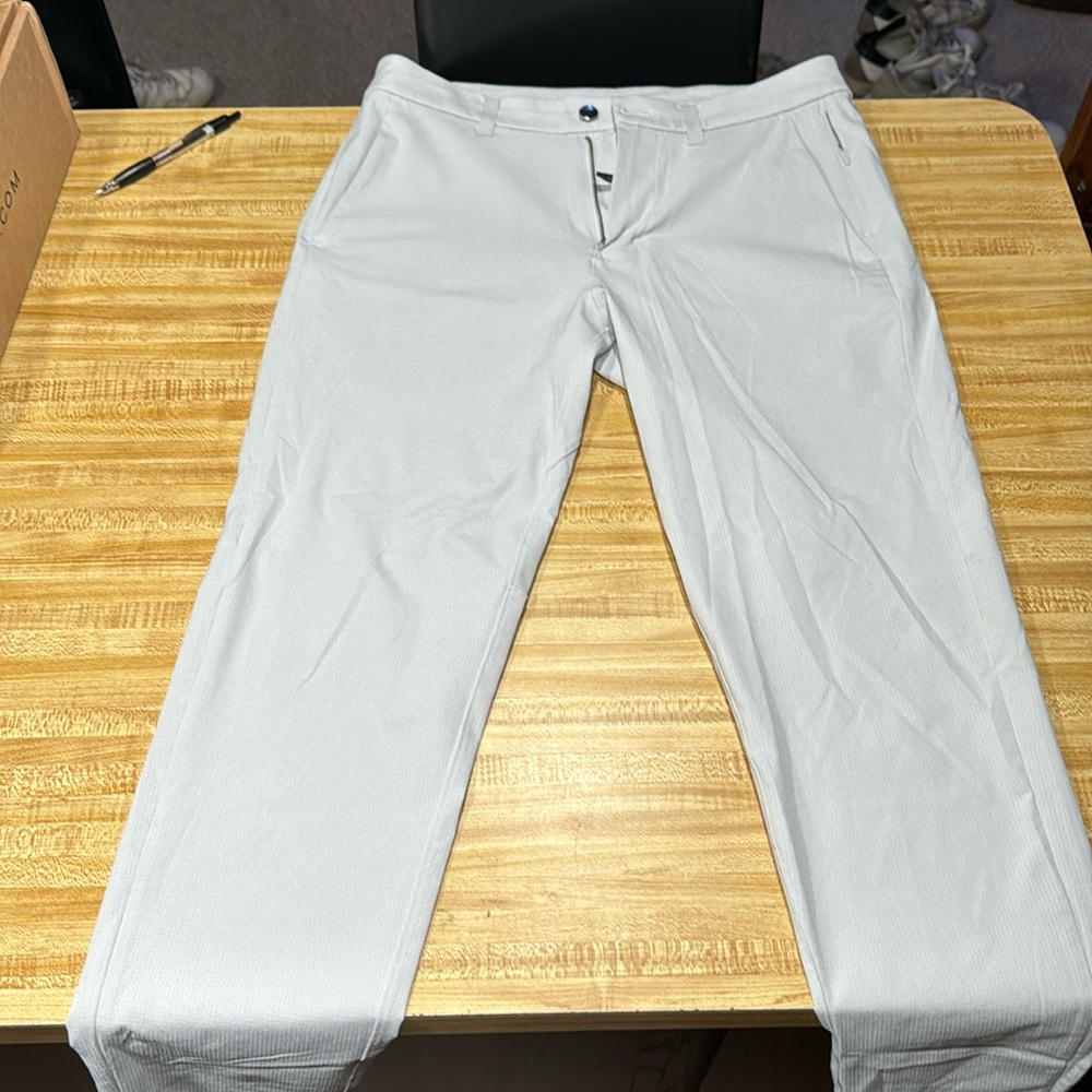 Lululemon Men’s Slim Fit Commission Pants (Ventlight)